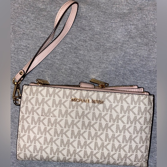 Michael Kors Signature Beige and Pink Wristlet - Picture 2 of 4